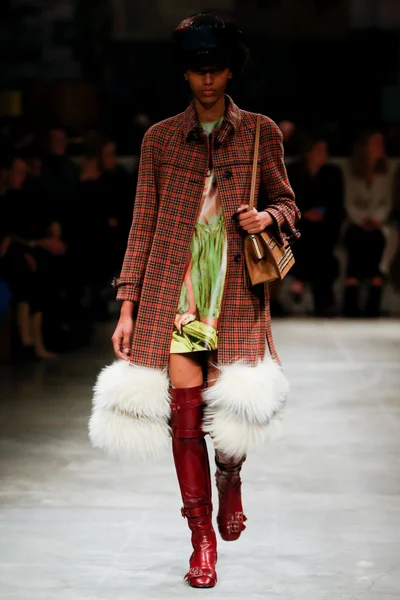 Look 32